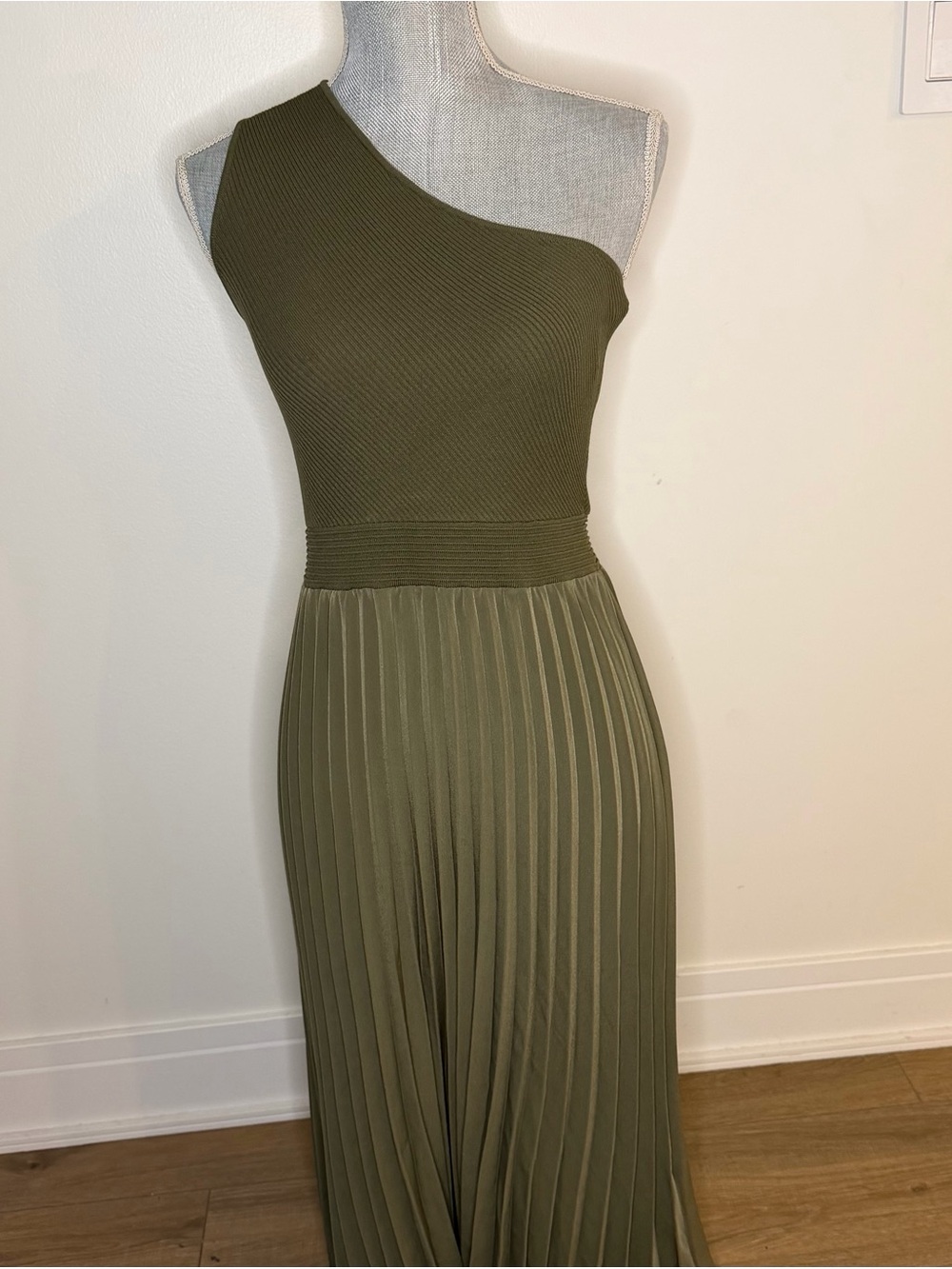 Ted Baker One- Shoulder Olive Green Pleated Midi Dress, stretchy ,2